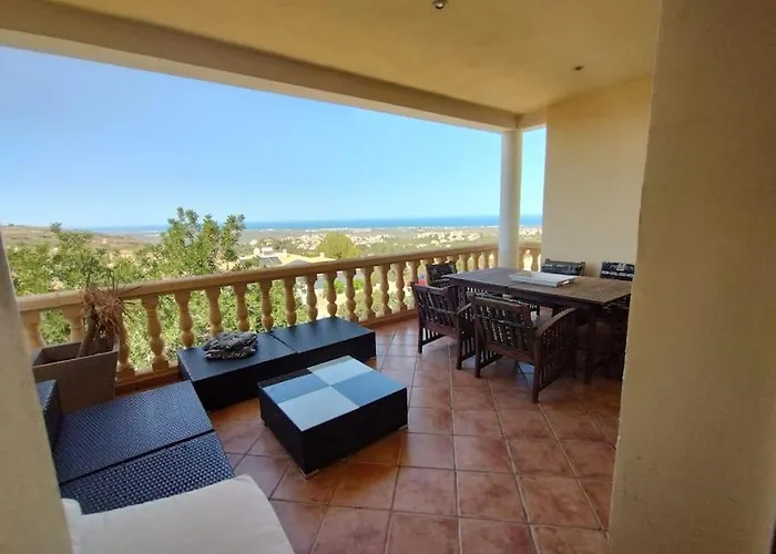 Villa Almunia